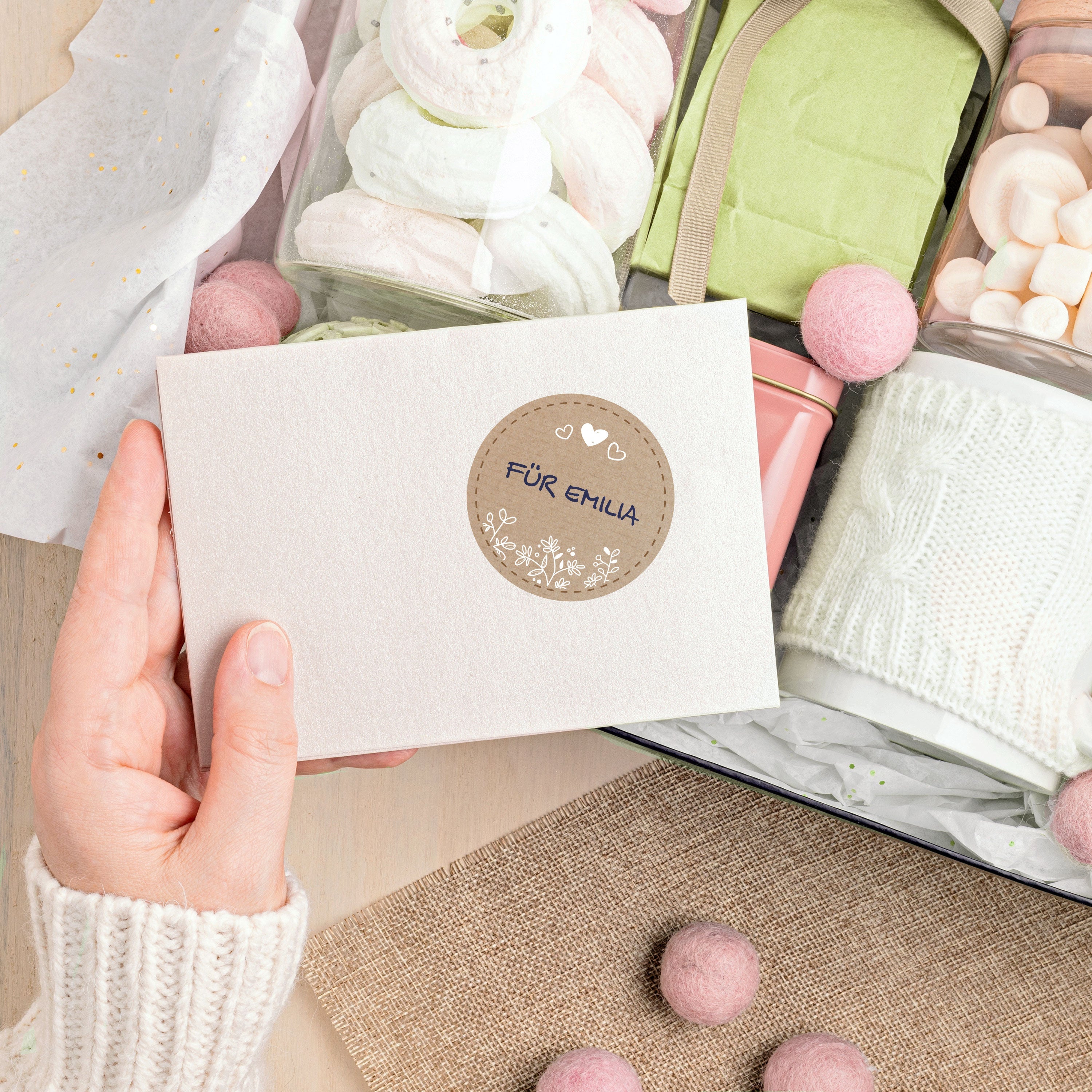 Rundes Geschenkaufkleber-Set „Vintage“ mit 3 Bögen auf Papier, ideal für Marmeladengläser, aufkleberdrucker.de.