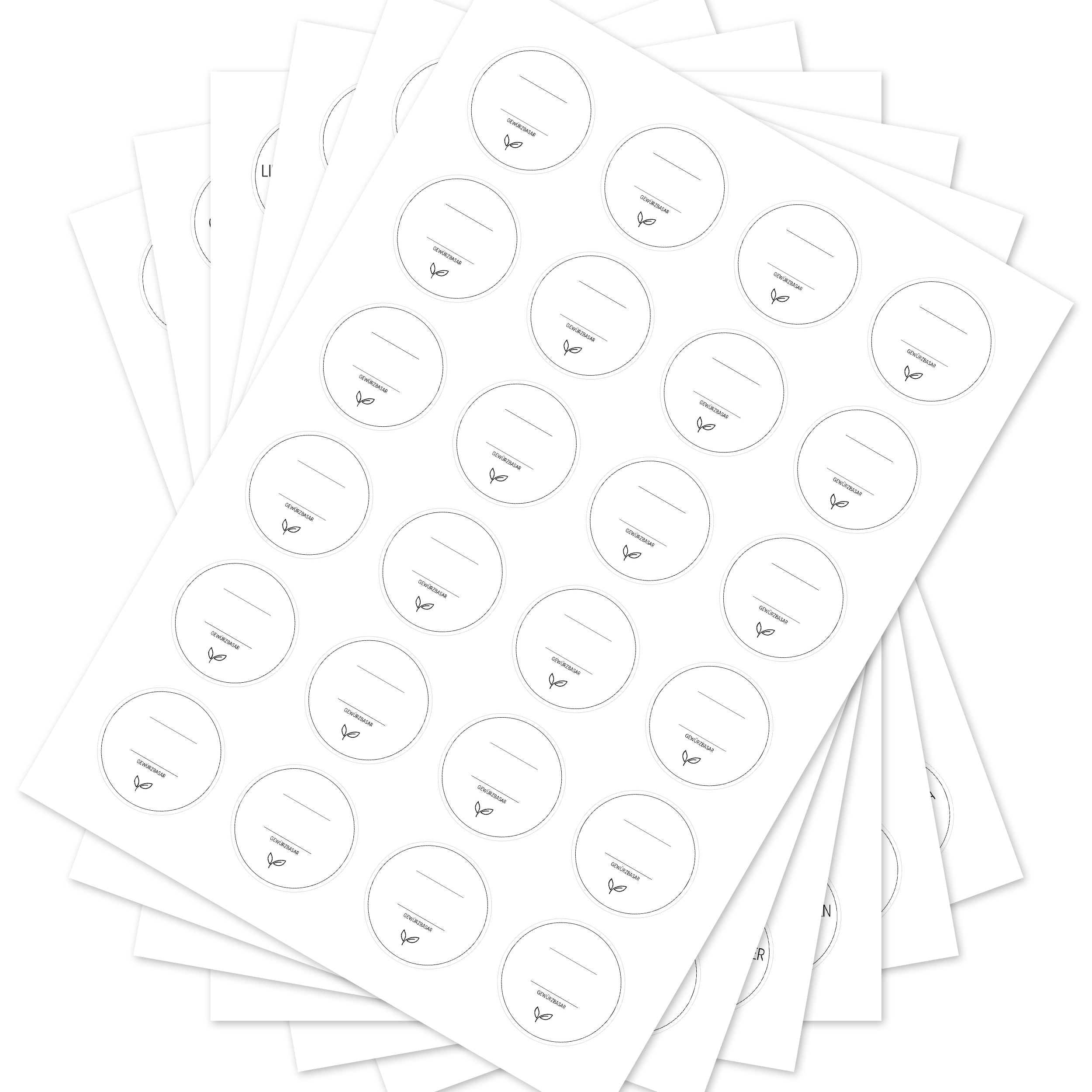 Runde weiße Gewürzetiketten für Gläser, 144er Set, aufkleberdrucker.de, mit schwarz beschriebenen Gewürznamen.