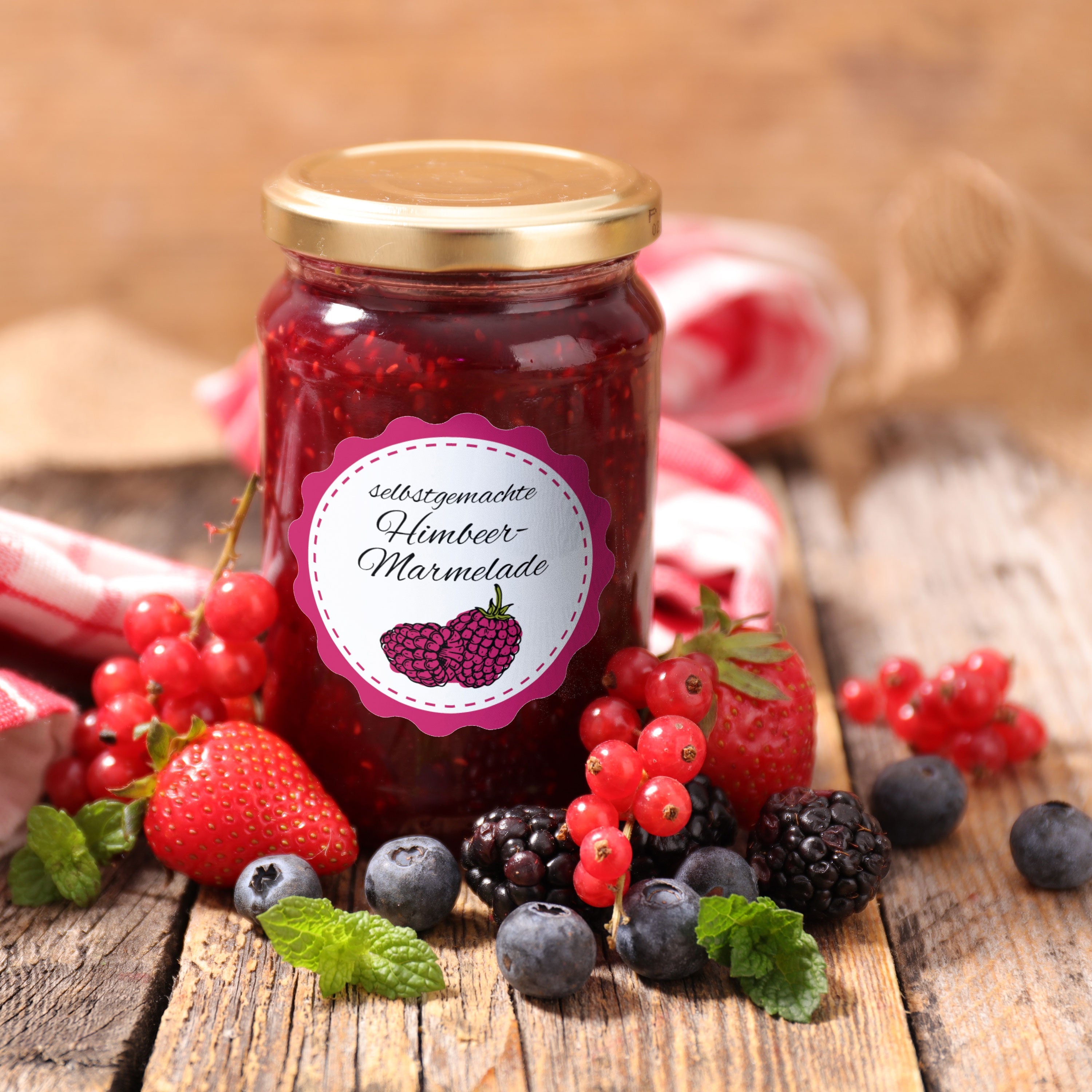 Marmeladenetiketten-Set mit verschiedenen Motiven, inklusive Himbeere-Zeichnung, auf 3 Bögen, ideal für selbstgemachte Marmeladen.