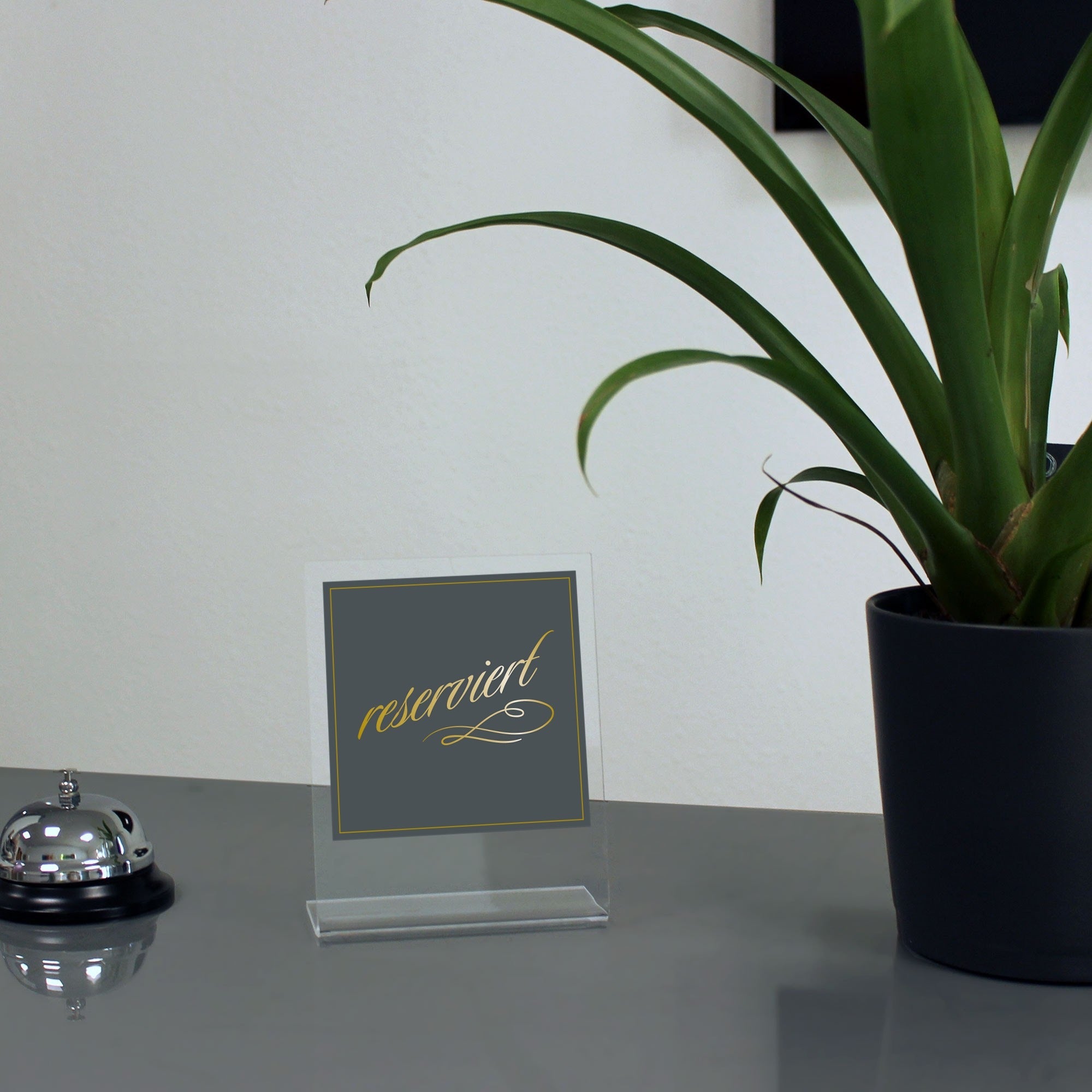 Acrylaufsteller "reserviert" - gold (ca.100x150 mm)