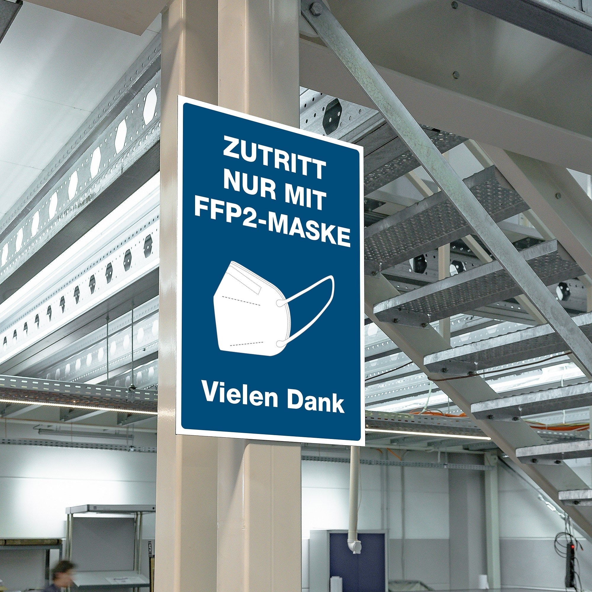 Alu-Verbundschild in Signalblau mit Aufschrift "Zutritt nur mit FFP2-Maske", Maße 200x300x4 mm, von aufkleberdrucker.de