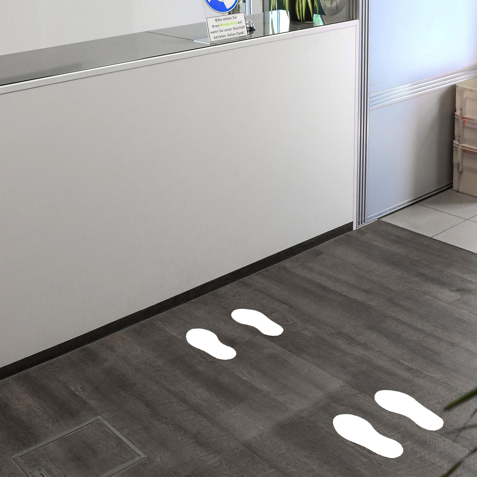 Weißer Fußbodenaufkleber für Fußpaar mit 250x110 mm, 10er Set, geeignet für Markierungen auf Böden, von aufkleberdrucker.de