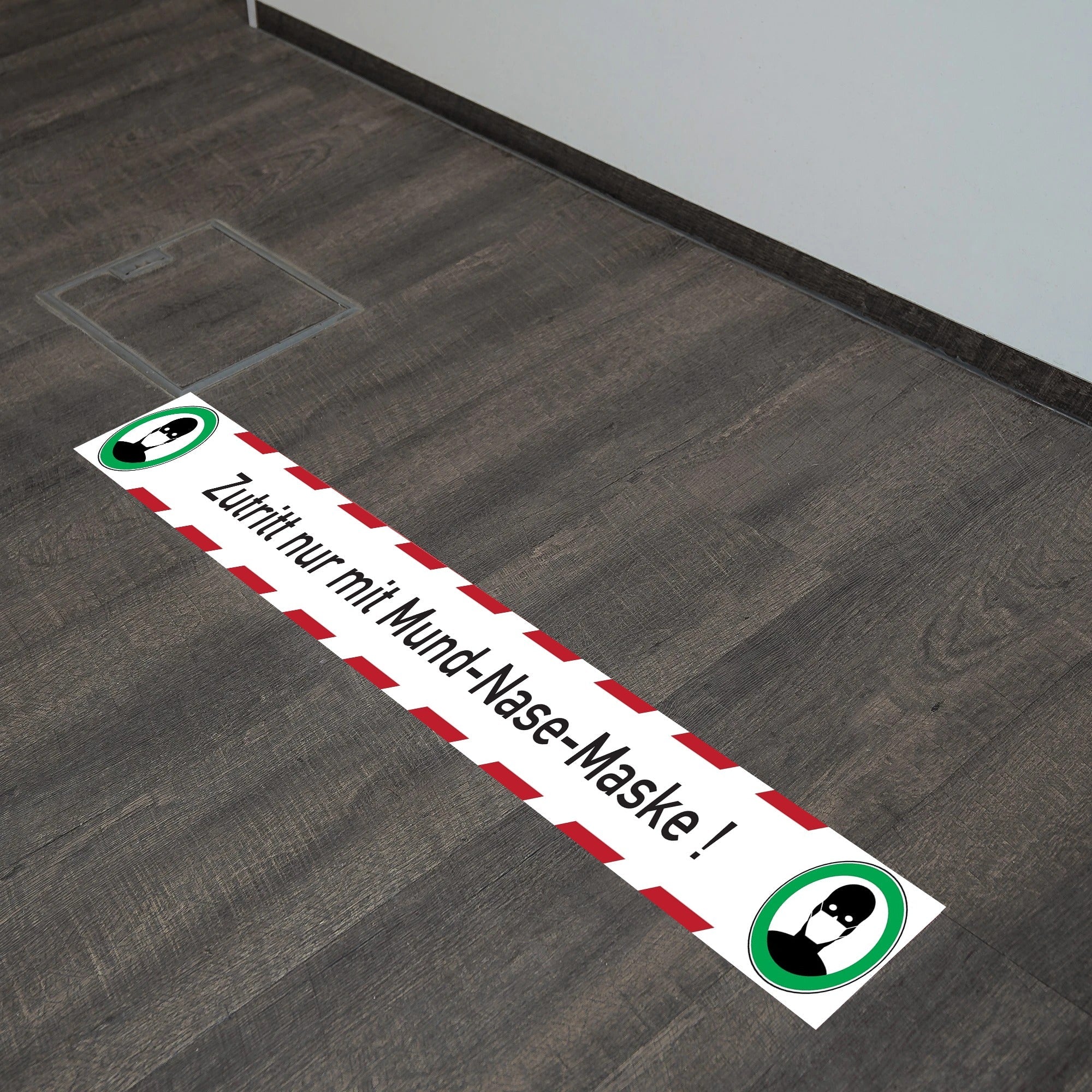 Fußbodenaufkleber mit Zutritt nur mit Mund-Nase-Maske, 1000x100 mm, in Schwarz-Weiß, für hygienische Sicherheitsmarkierung.