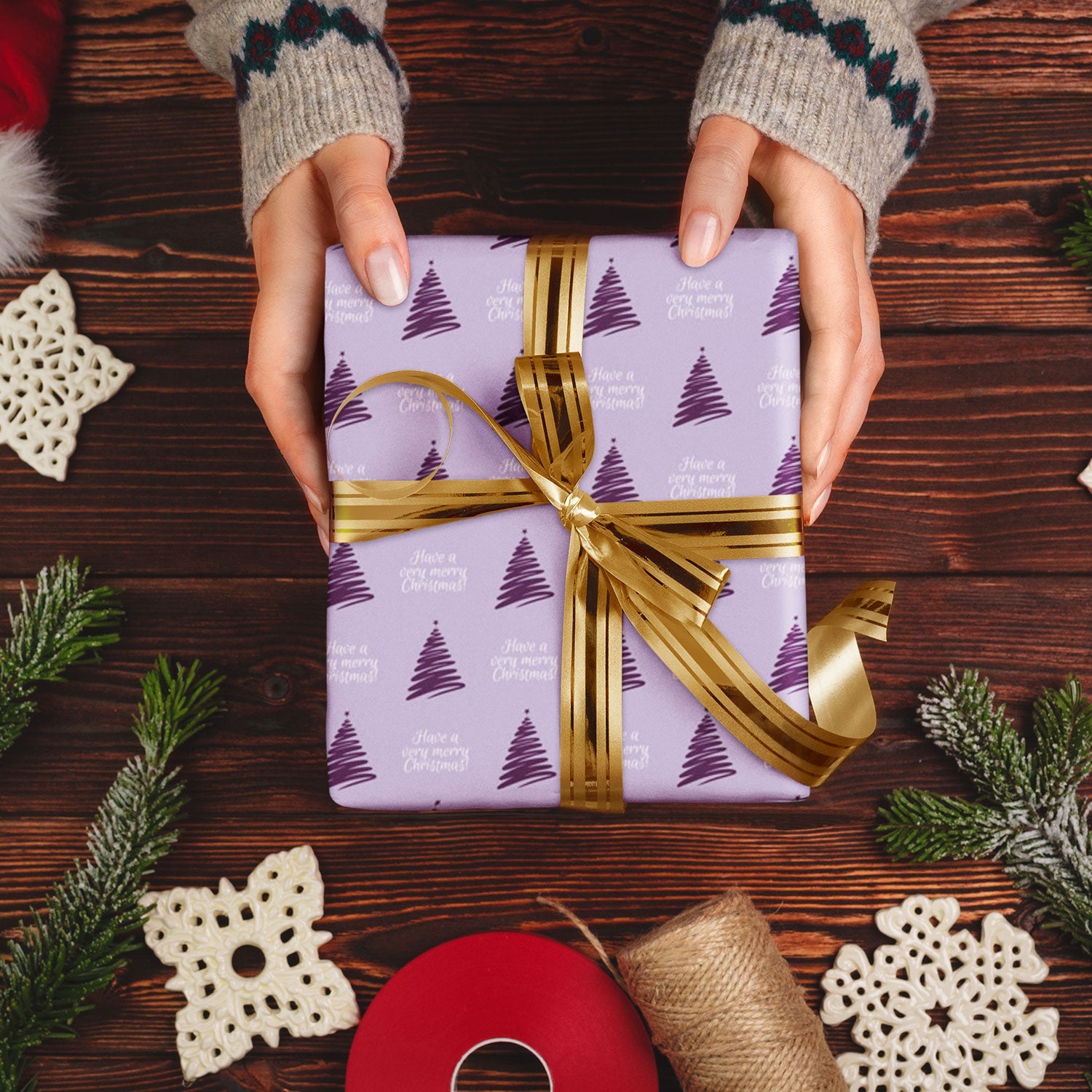 Geschenkpapier mit individuellem Druck, bunt mit personalisiertem Design, auf Geschenkverpackung für besondere Anlässe.