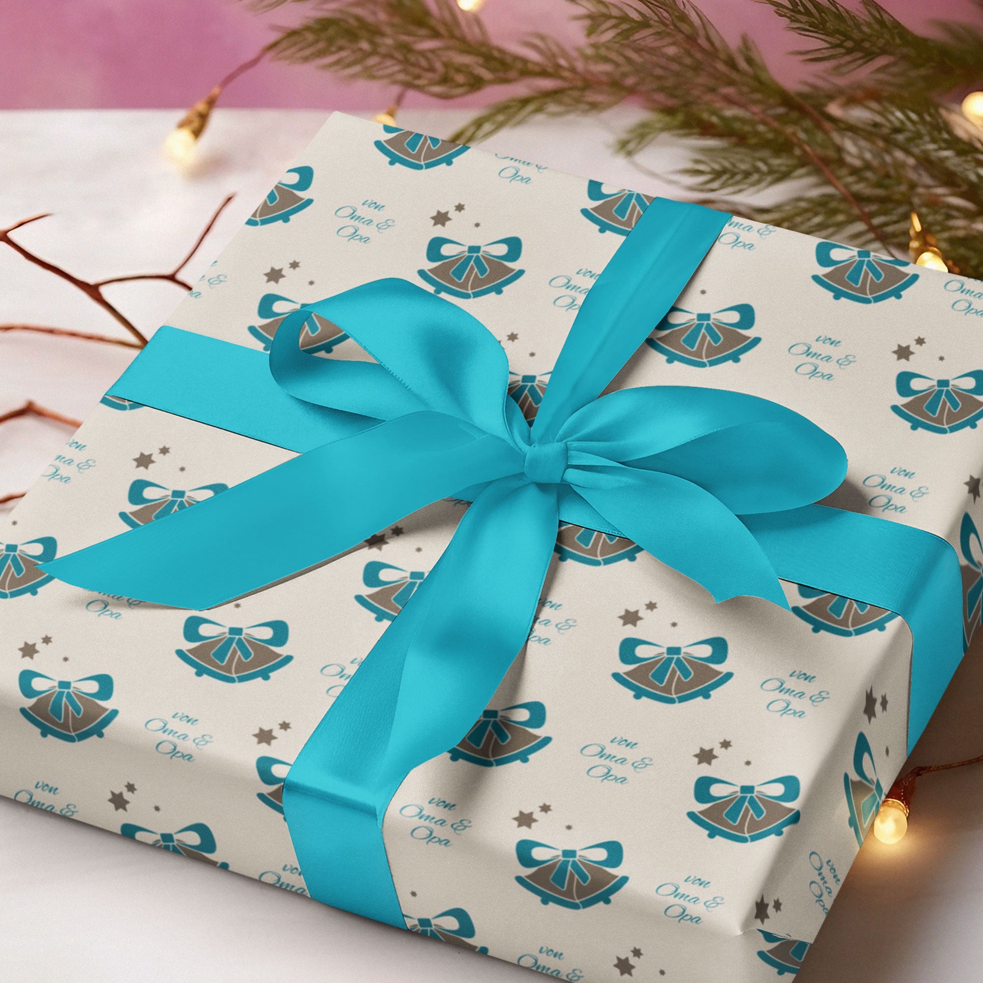 Individuell bedrucktes Geschenkpapier mit kreativem Design, geeignet für besondere Anlässe, von aufkleberdrucker.de